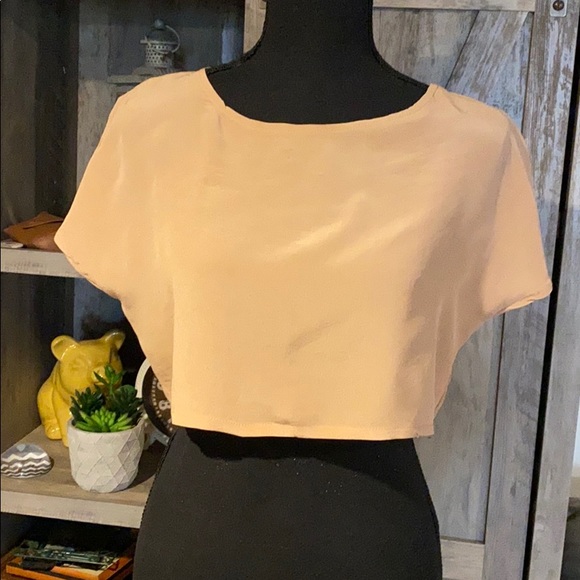 Crop Top ✨ - Picture 2 of 4